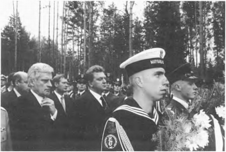 Катынский синдром в советско-польских и российско-польских отношениях - i_077.jpg