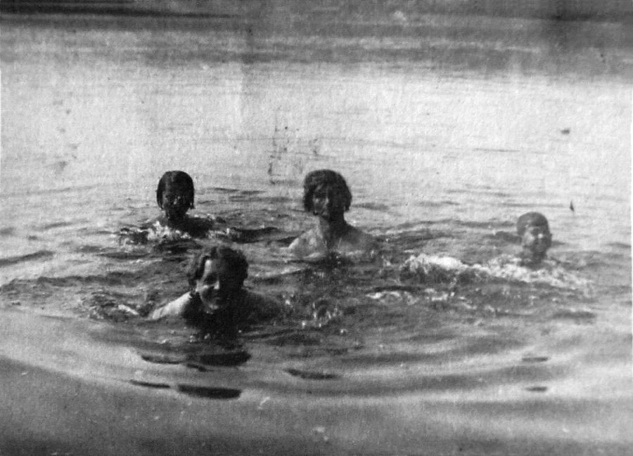 Вниз по Волге (сборник) - i_005.jpg