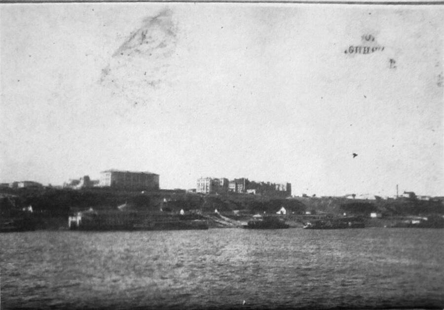 Вниз по Волге (сборник) - i_009.jpg