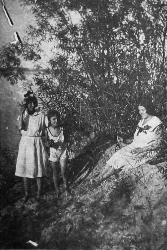 Вниз по Волге (сборник) - i_025.jpg