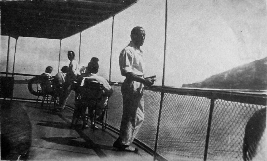 Вниз по Волге (сборник) - i_026.jpg