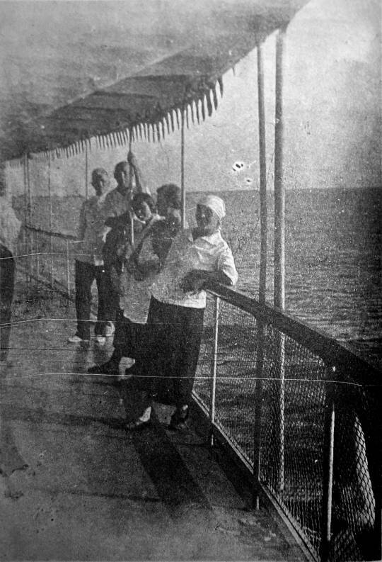 Вниз по Волге (сборник) - i_027.jpg