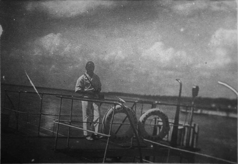 Вниз по Волге (сборник) - i_028.jpg