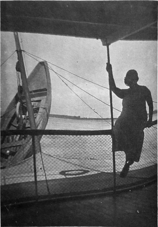 Вниз по Волге (сборник) - i_031.jpg