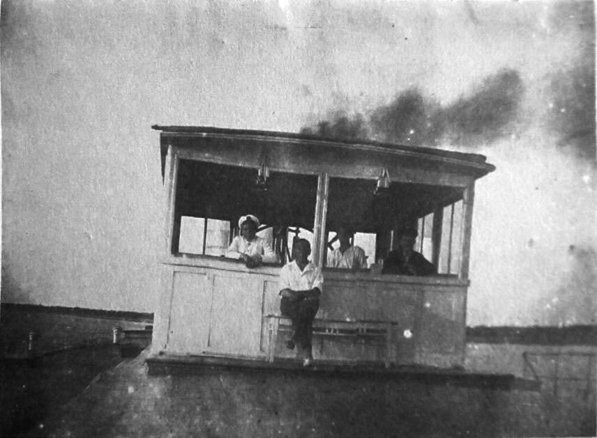 Вниз по Волге (сборник) - i_033.jpg