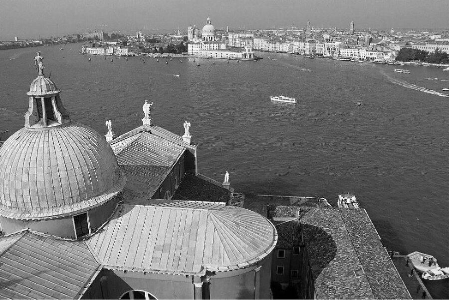 Вкусная Венеция. Любовь, еда и тайны Северной Италии - i_015.jpg