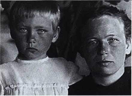 И и Я. Книга об Ие Саввиной - i_004.jpg