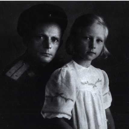 И и Я. Книга об Ие Саввиной - i_005.jpg