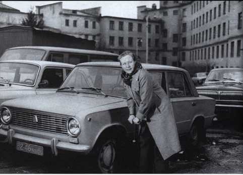 И и Я. Книга об Ие Саввиной - i_036.jpg