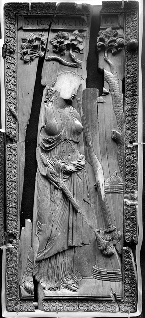 Тысячелетнее царство: Христианская культура средневековой Европы - i_006.jpg