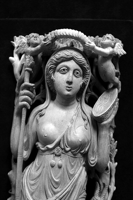 Тысячелетнее царство: Христианская культура средневековой Европы - i_008.jpg