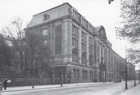 Гестапо. Миф и реальность гитлеровской тайной полиции - i_003.jpg