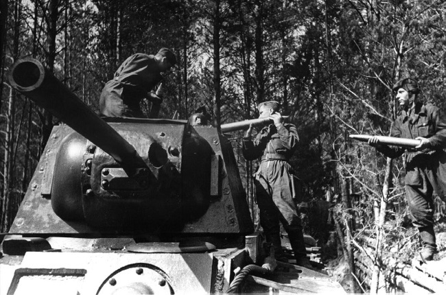 Первая из Гвардейских. 1-я танковая армия в бою - i_138.jpg